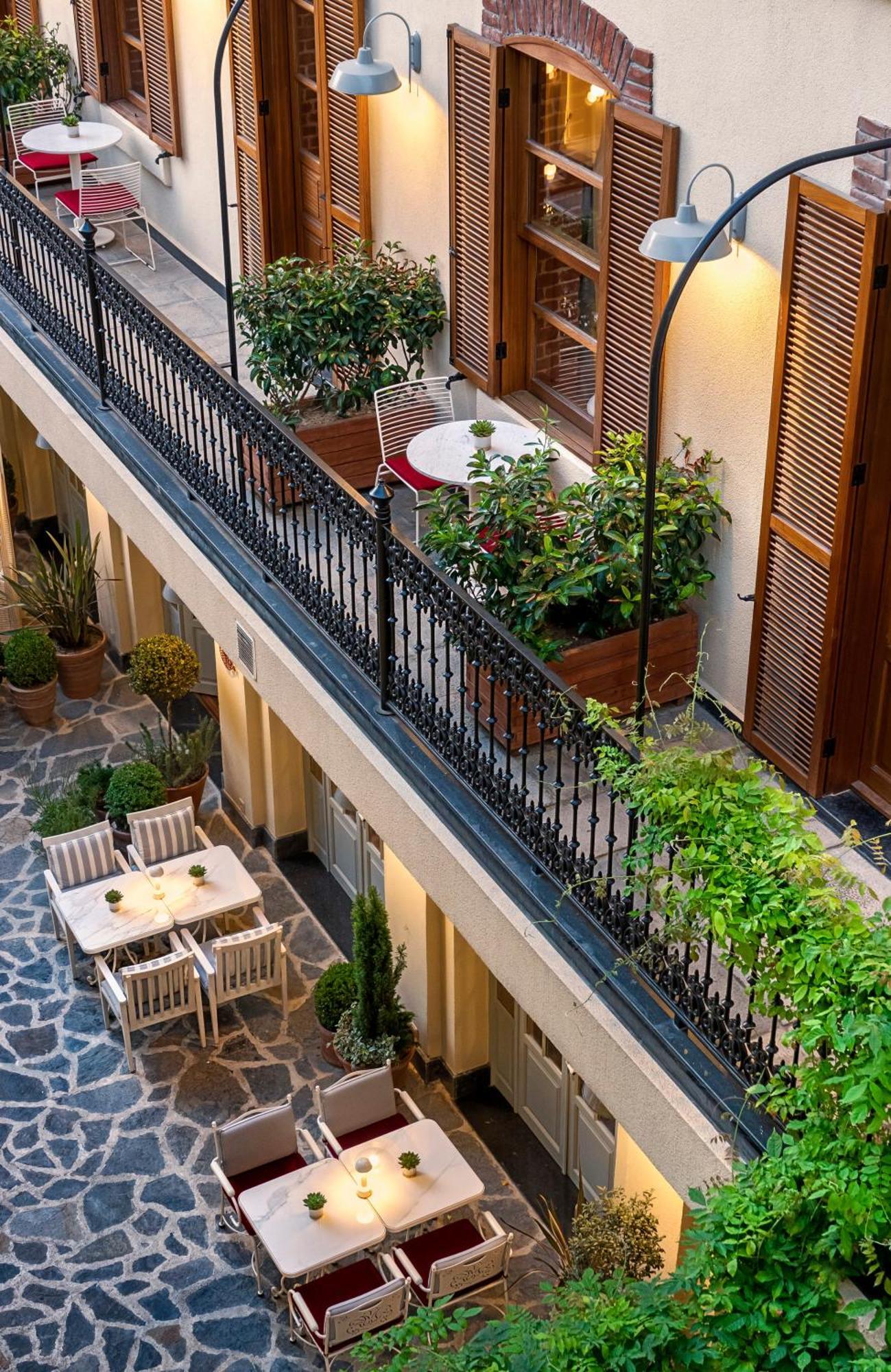Ecole St. Pierre Hotel อิสตันบูล ภายนอก รูปภาพ