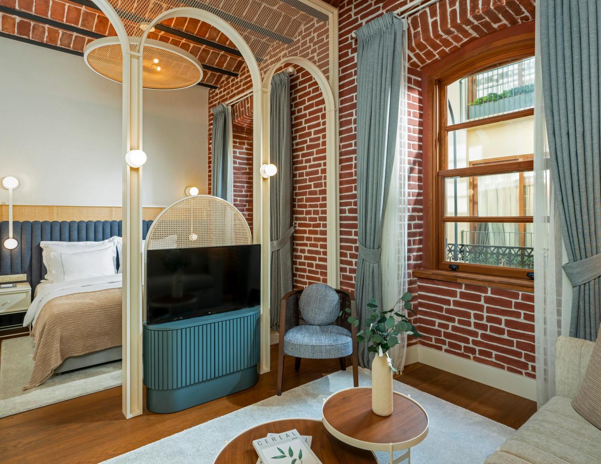 Ecole St. Pierre Hotel อิสตันบูล ภายนอก รูปภาพ