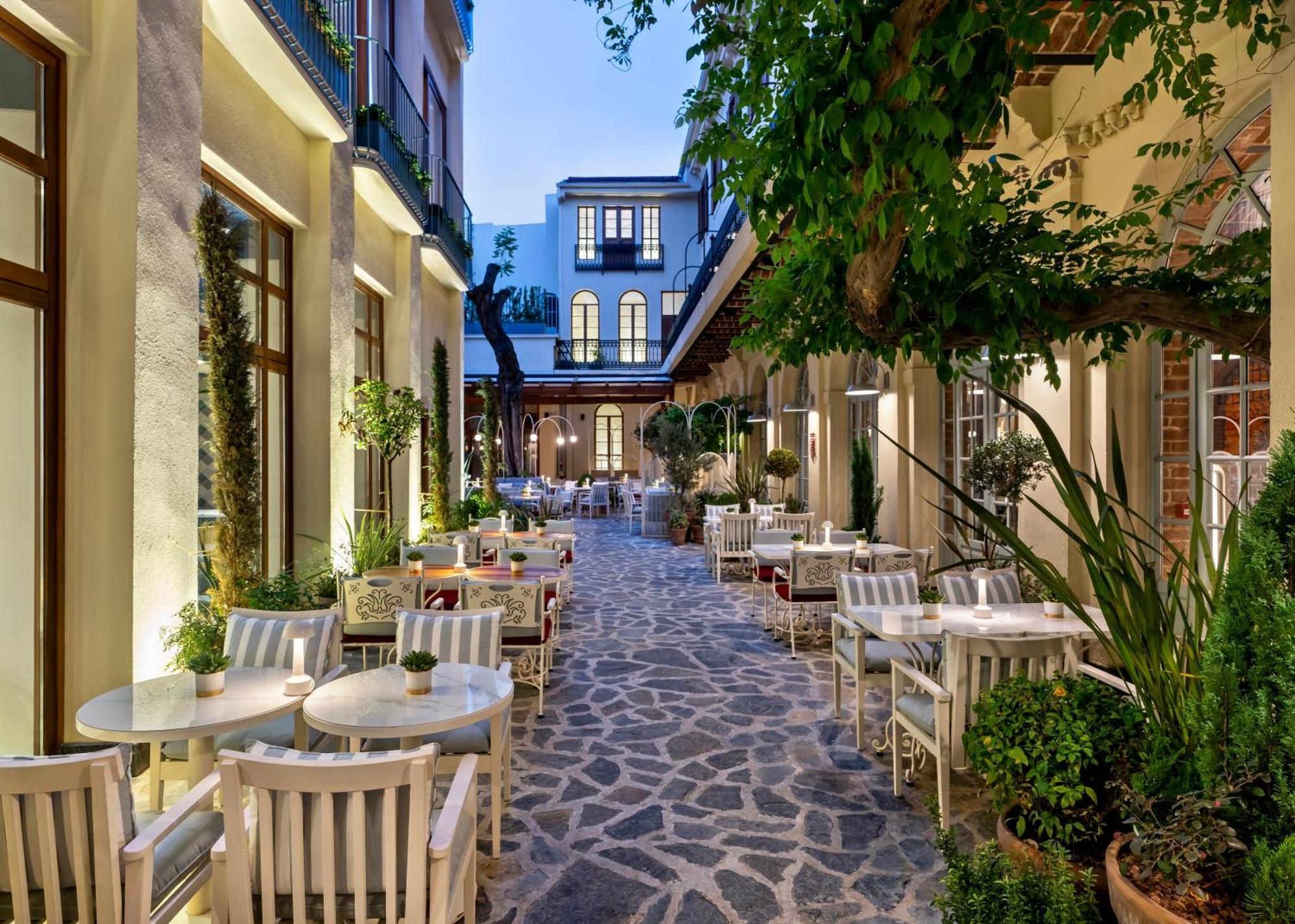 Ecole St. Pierre Hotel อิสตันบูล ภายนอก รูปภาพ