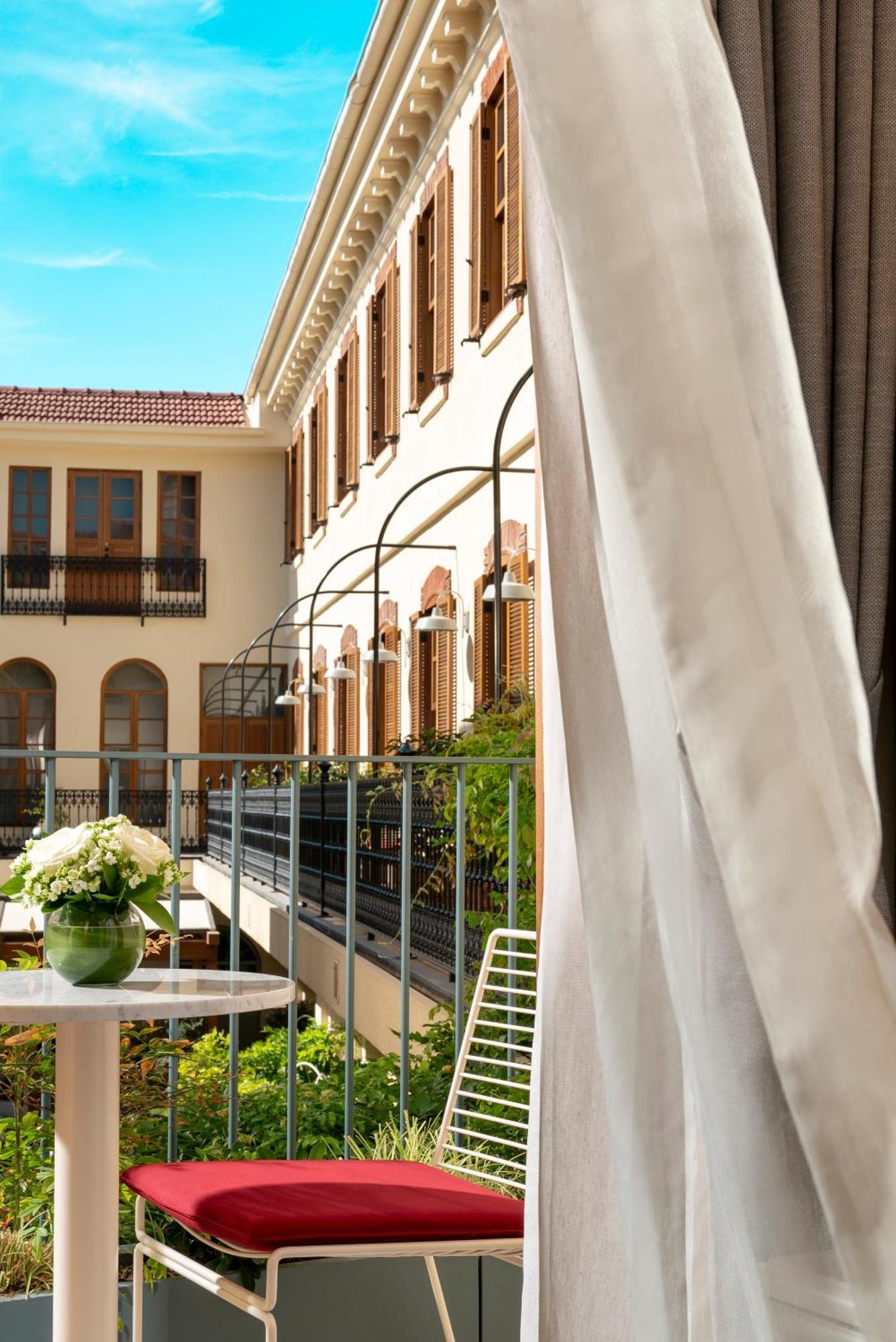 Ecole St. Pierre Hotel อิสตันบูล ภายนอก รูปภาพ