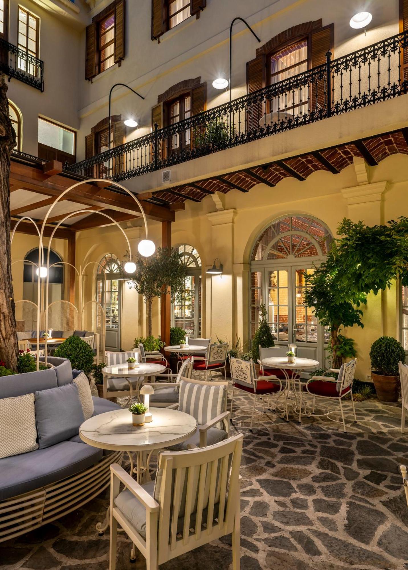 Ecole St. Pierre Hotel อิสตันบูล ภายนอก รูปภาพ